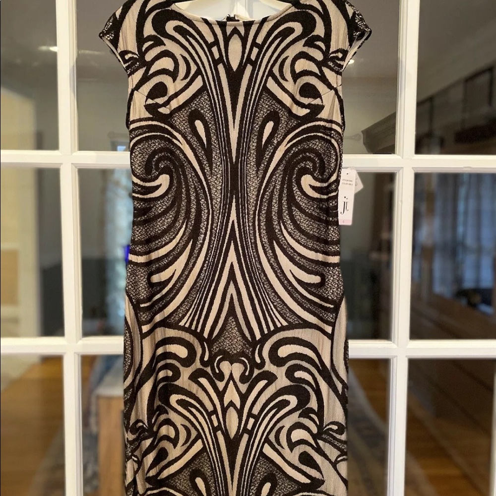 New Julia Jordan Black/Nude Lace Dress Size 6